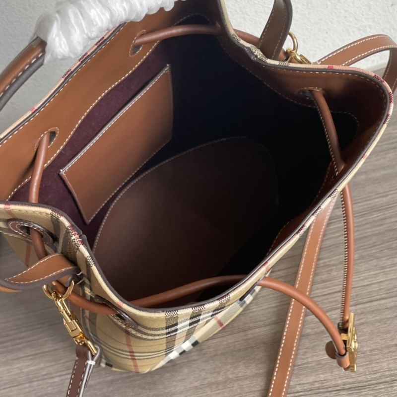 Bv*b*rry bucket bags
